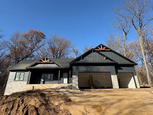 1432 E Oaks Trail, Saint Joseph Twp, WI 54082