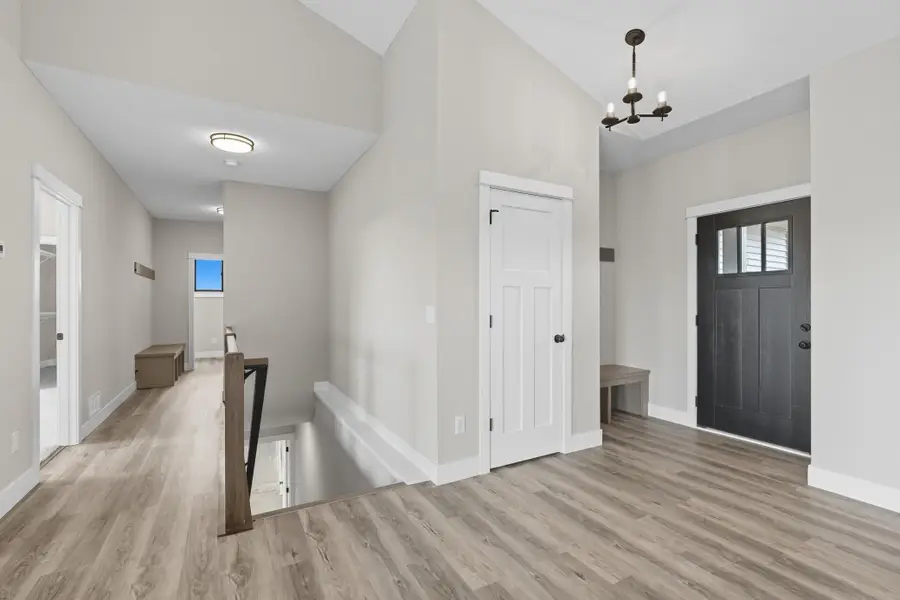 1432 E Oaks Trail, Saint Joseph, WI 54082 - Image #2