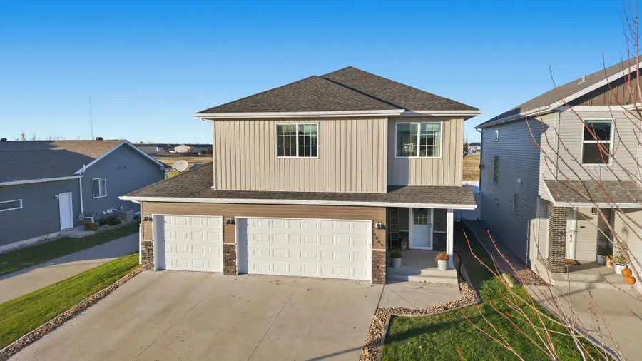 5869 55th Avenue S, Fargo, ND 58104 - Image #2
