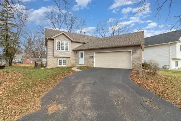 809 Spruce Street, Farmington, MN 55024