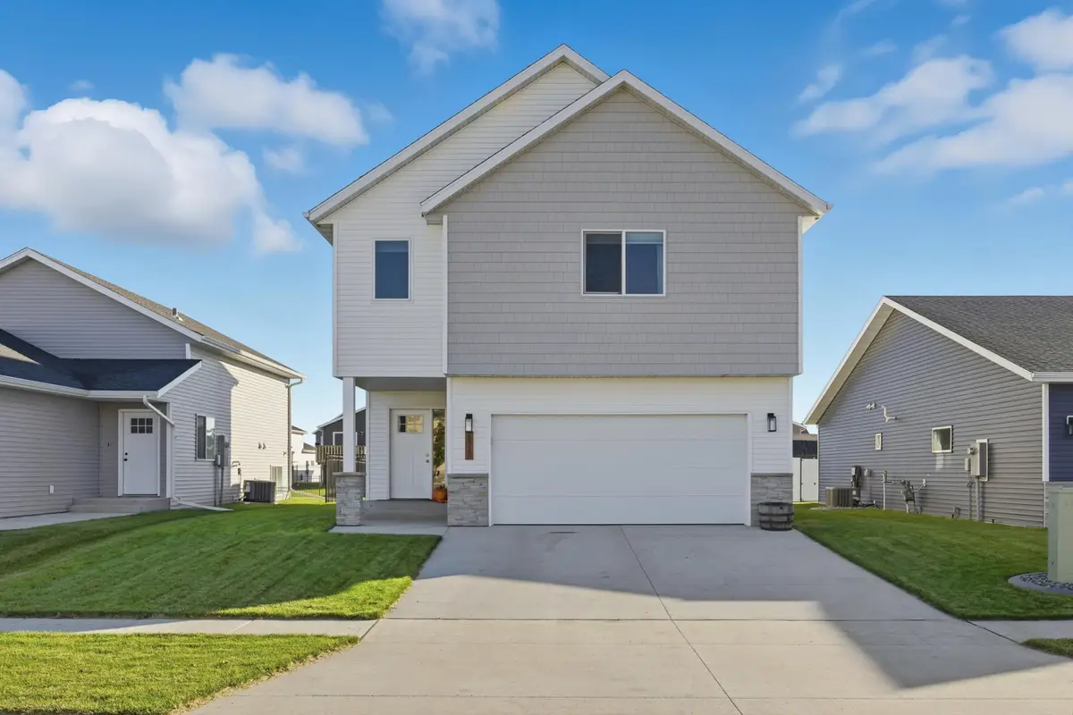 6410 82nd Avenue S, Horace, ND 58047 - Image #1