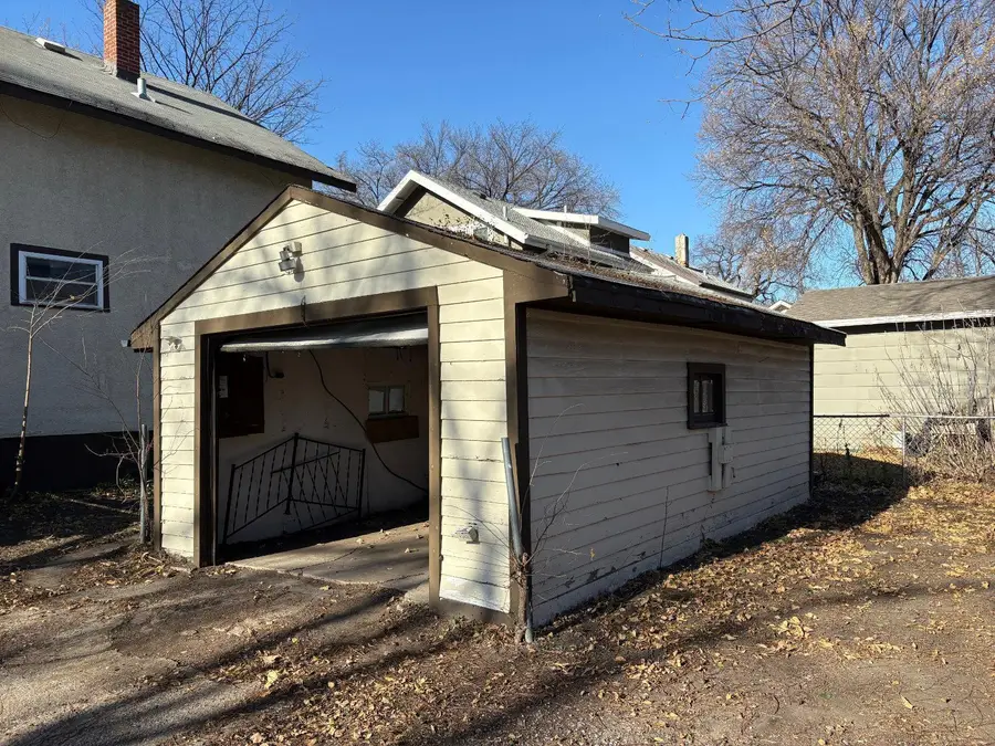 1124 University Drive S, Fargo, ND 58103 - Image #3