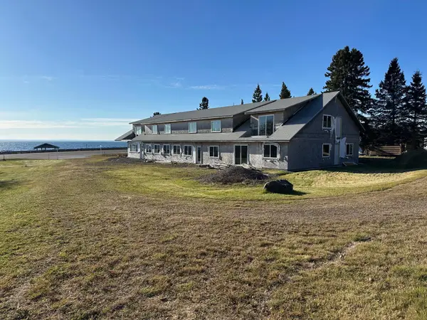 5119 N Shore Drive, Duluth, MN 55804