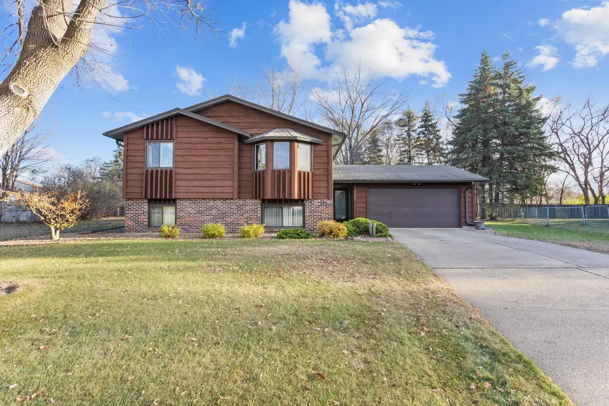 8027 Dupont Court N, Brooklyn Park, MN 55444 - Image #1