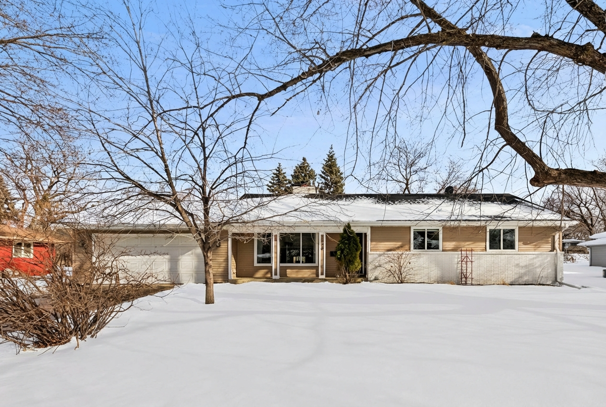 1120 Unity Avenue N, Golden Valley, MN 55422 - #1