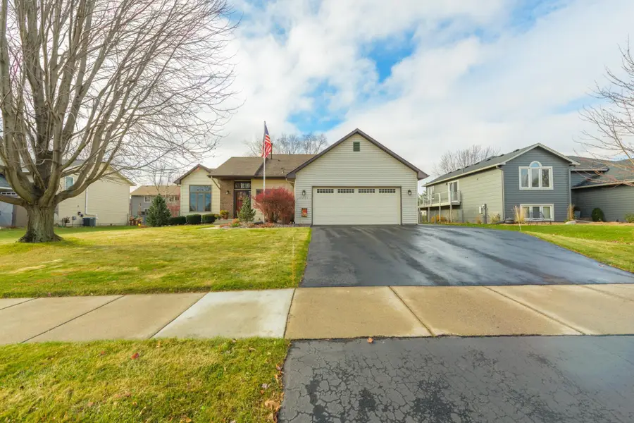 17295 Fieldcrest Avenue, Lakeville, MN 55024 - Image #3