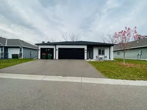 11076 Ulysses Street Ne, Blaine, MN 55434