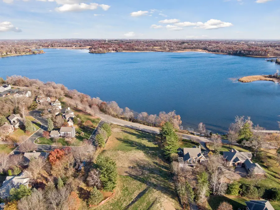3961x White Oak Lane, Chanhassen, MN 55331 - #3