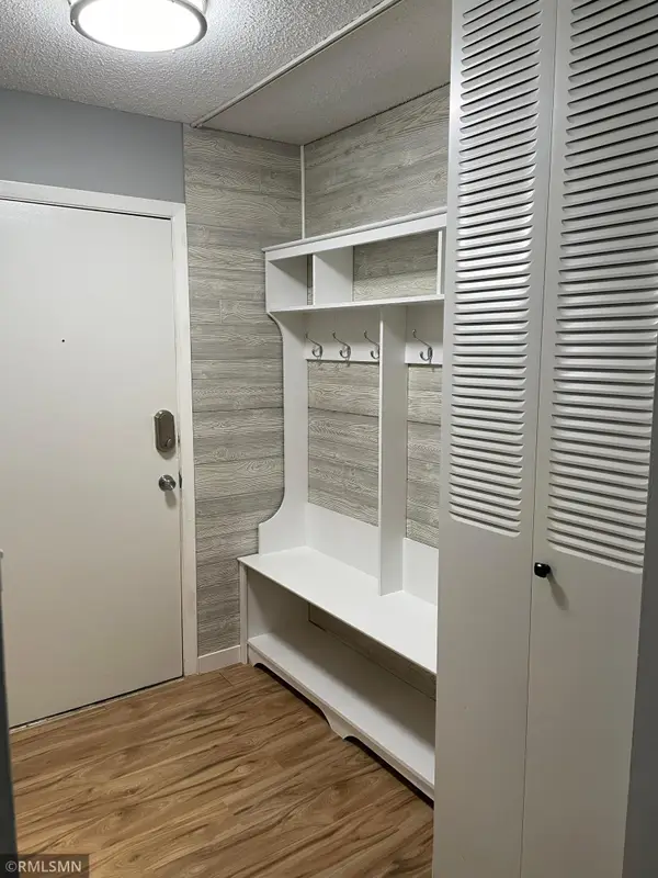 2800 Hillsboro Avenue N #105, New Hope, MN 55427