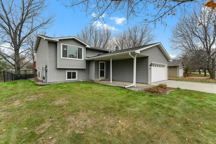 2822 Oakview Lane, Monticello, MN 55362 - Image #2