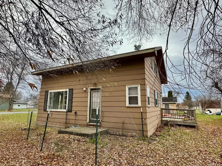 222 W Woodrow Street, Grygla, MN 56727 - Image #2