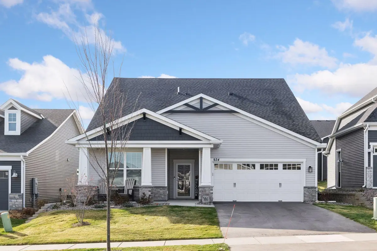 934 Goldfinch Street, Chaska, MN 55318 - Image #1