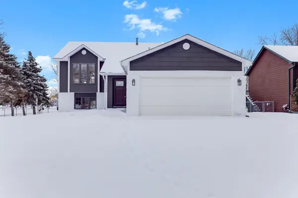 7234 158th Street W, Apple Valley, MN 55124