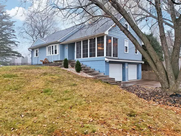 7021 34th Avenue N, Crystal, MN 55427