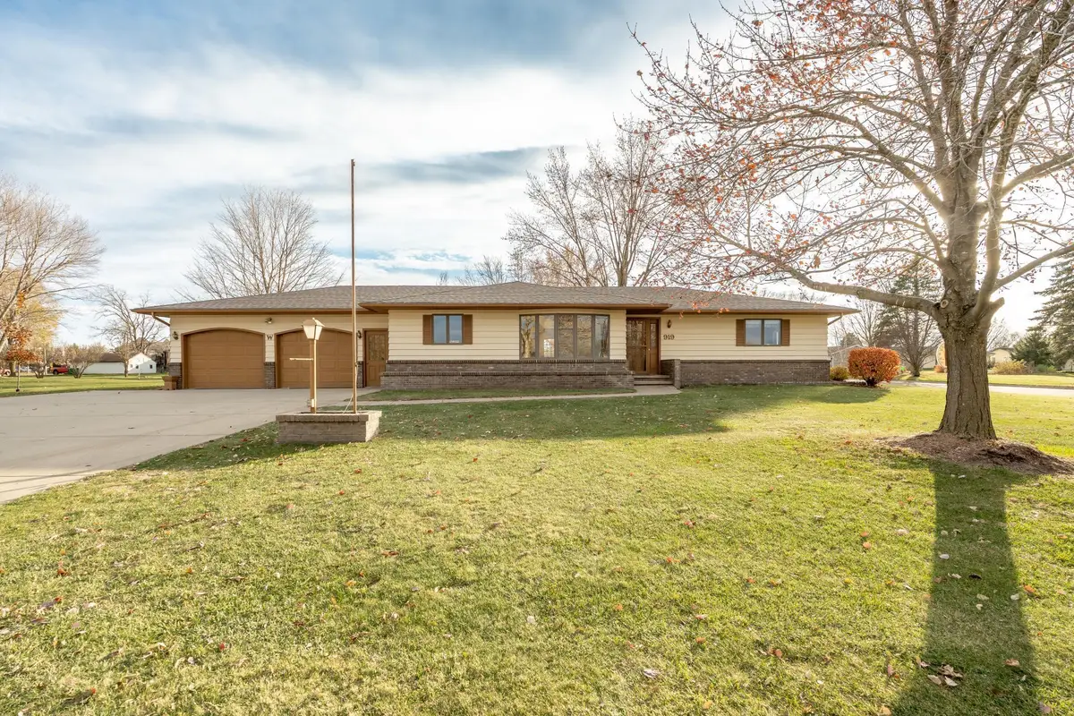 919 W Church Street, Belle Plaine, MN 56011 - Image #1