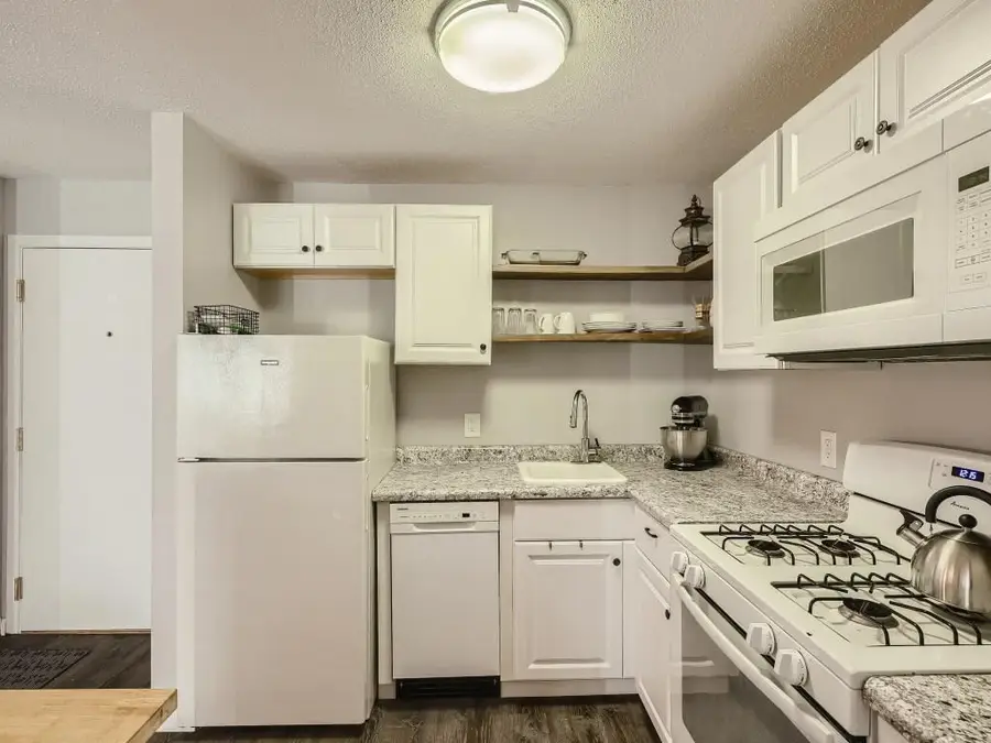 7354 72nd Lane N #324, Brooklyn Park, MN 55428 - Image #3