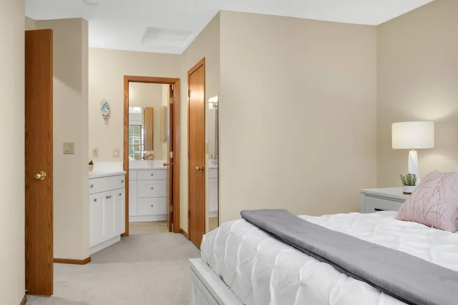 11040 Oregon Curve, Bloomington, MN 55438 - Image #2