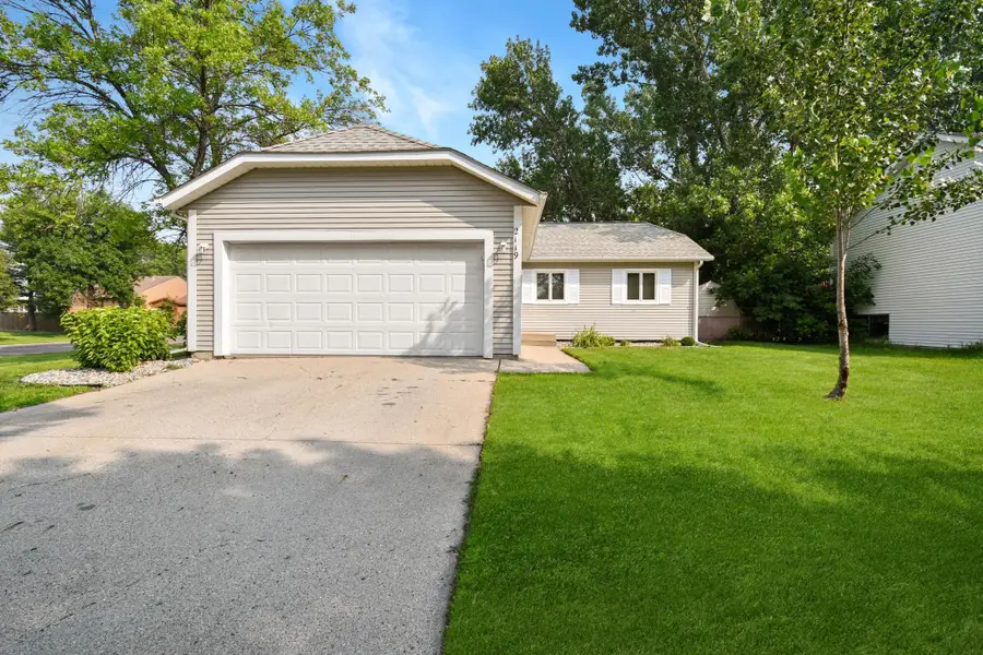 2119 27 Avenue S, Fargo, ND 58103 - Image #2