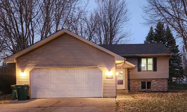 208 Holly Lane, Janesville, MN 56048