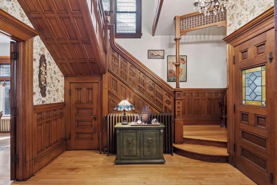 957 Ashland Avenue, Saint Paul, MN 55104 - Image #2