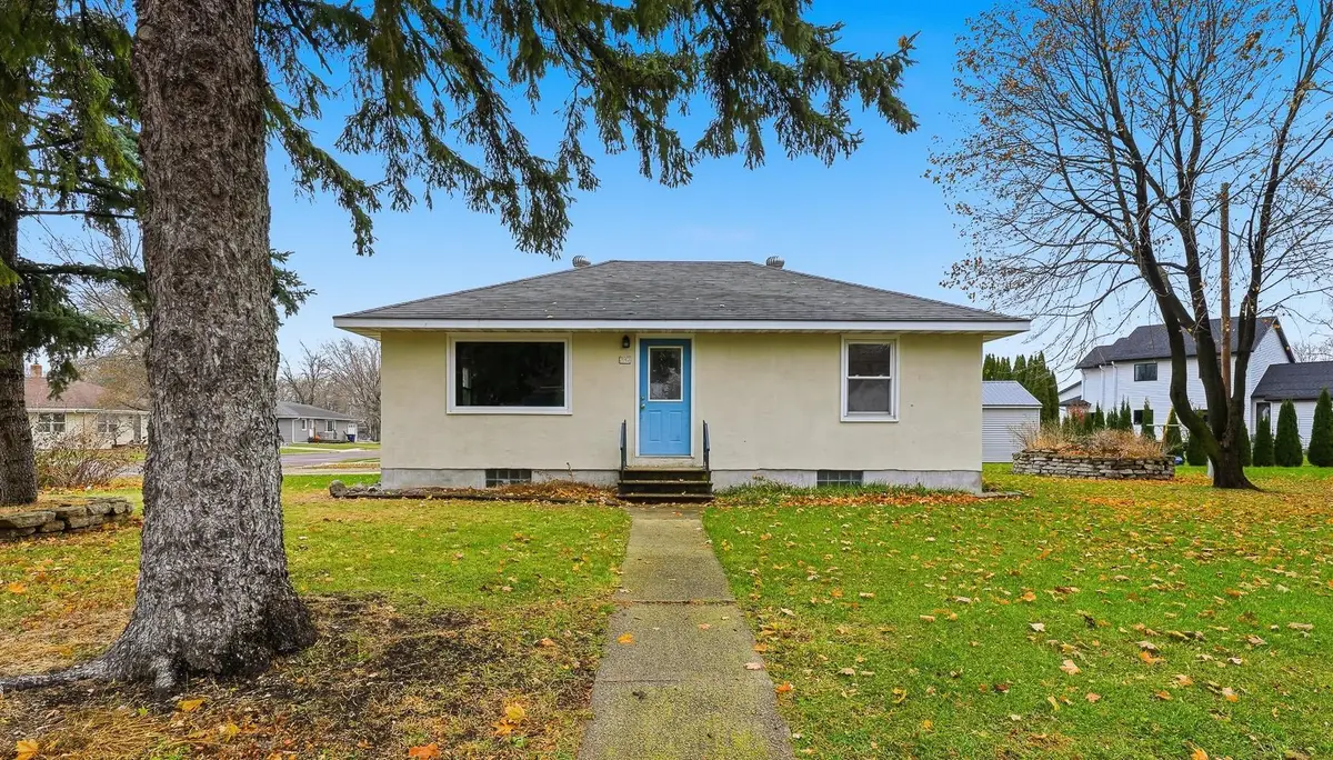 302 Minnesota Avenue E, Minnesota Lake, MN 56068 - Image #1