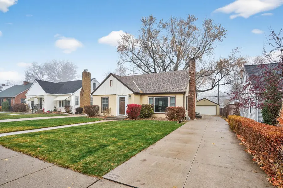 911 Montana Avenue W, Saint Paul, MN 55117 - Image #2