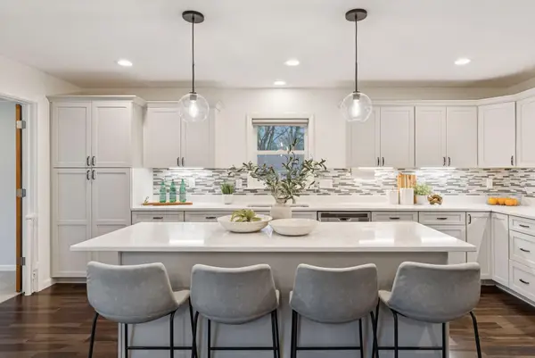 7560 Superior Terrace, Eden Prairie, MN 55344