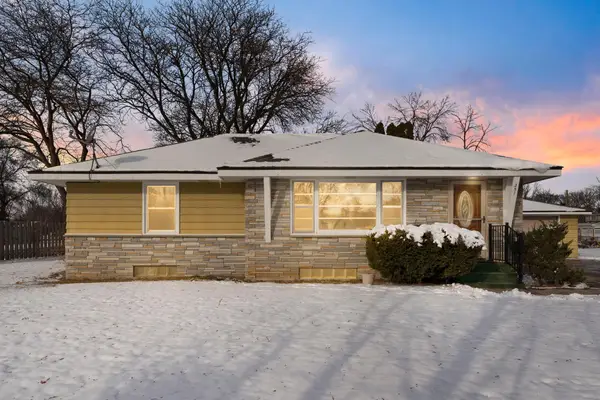 251 91st Avenue Ne, Blaine, MN 55434