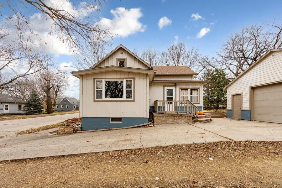 1114 N Prairie Avenue, Fairmont, MN 56031 - #2