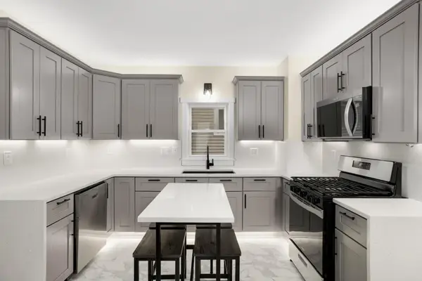 773 Hawthorne Avenue E, Saint Paul, MN 55106