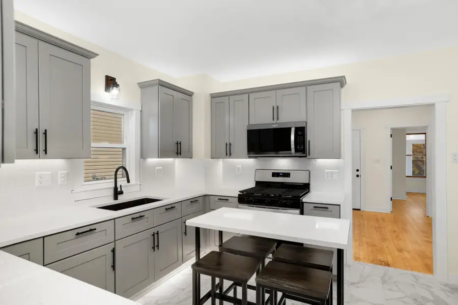 773 Hawthorne Avenue E, Saint Paul, MN 55106 - Image #3