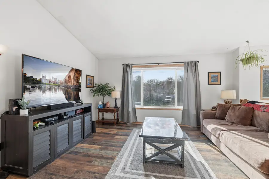 716 Main Street W, Isanti, MN 55040 - Image #2