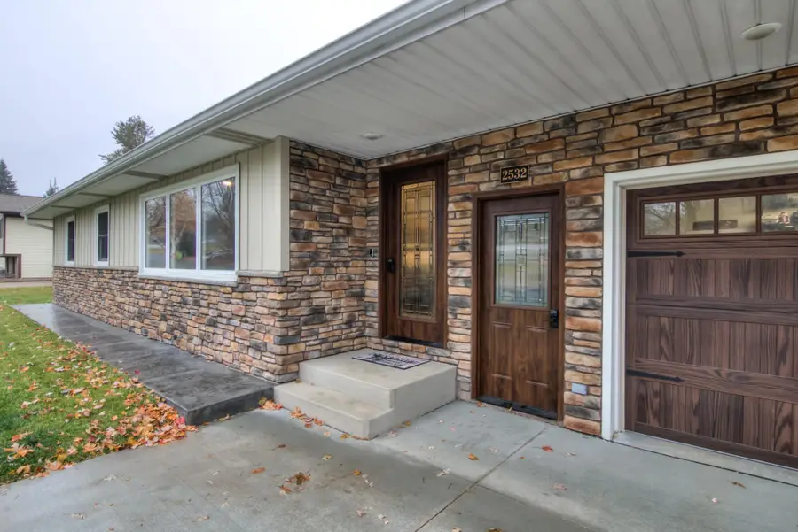 2532 Frostwoods Street, Eau Claire, WI 54703 - Image #2