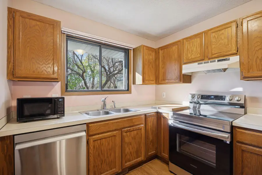 7573 Wedgewood Way, Maple Grove, MN 55311 - Image #2