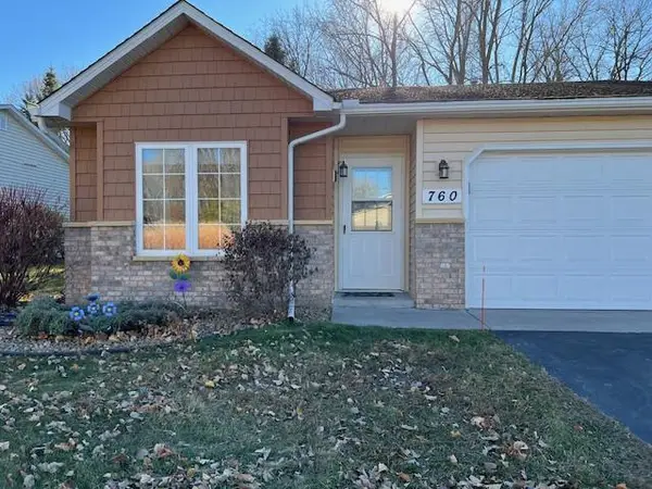 760 Garceau Lane, Vadnais Heights, MN 55127