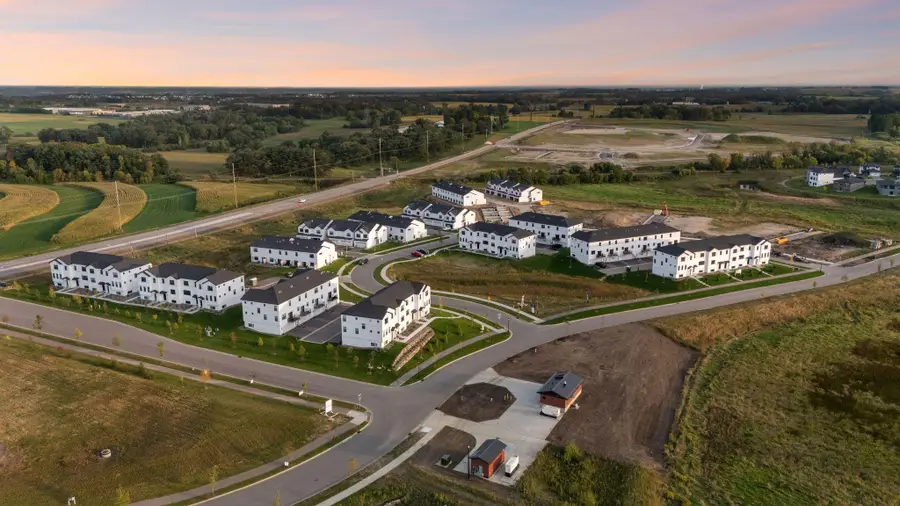 10328 Birchwood Circle, Victoria, MN 55318 - Image #3