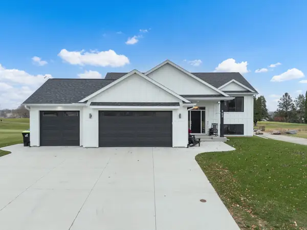 963 Golfview Avenue, Zumbrota, MN 55992