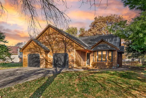 1516 Rushmore Drive, Burnsville, MN 55306