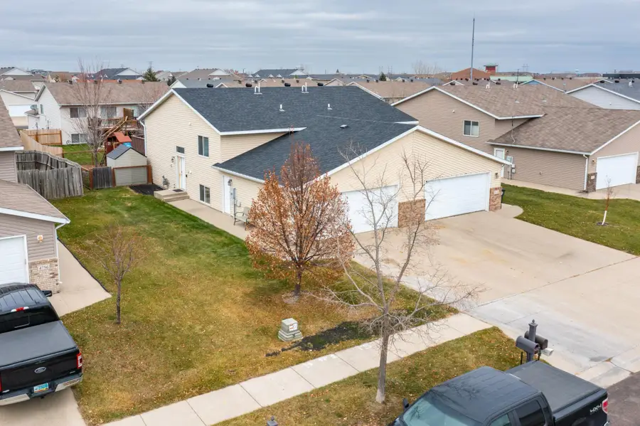 4758 Townsite Place S, Fargo, ND 58104 - Image #3