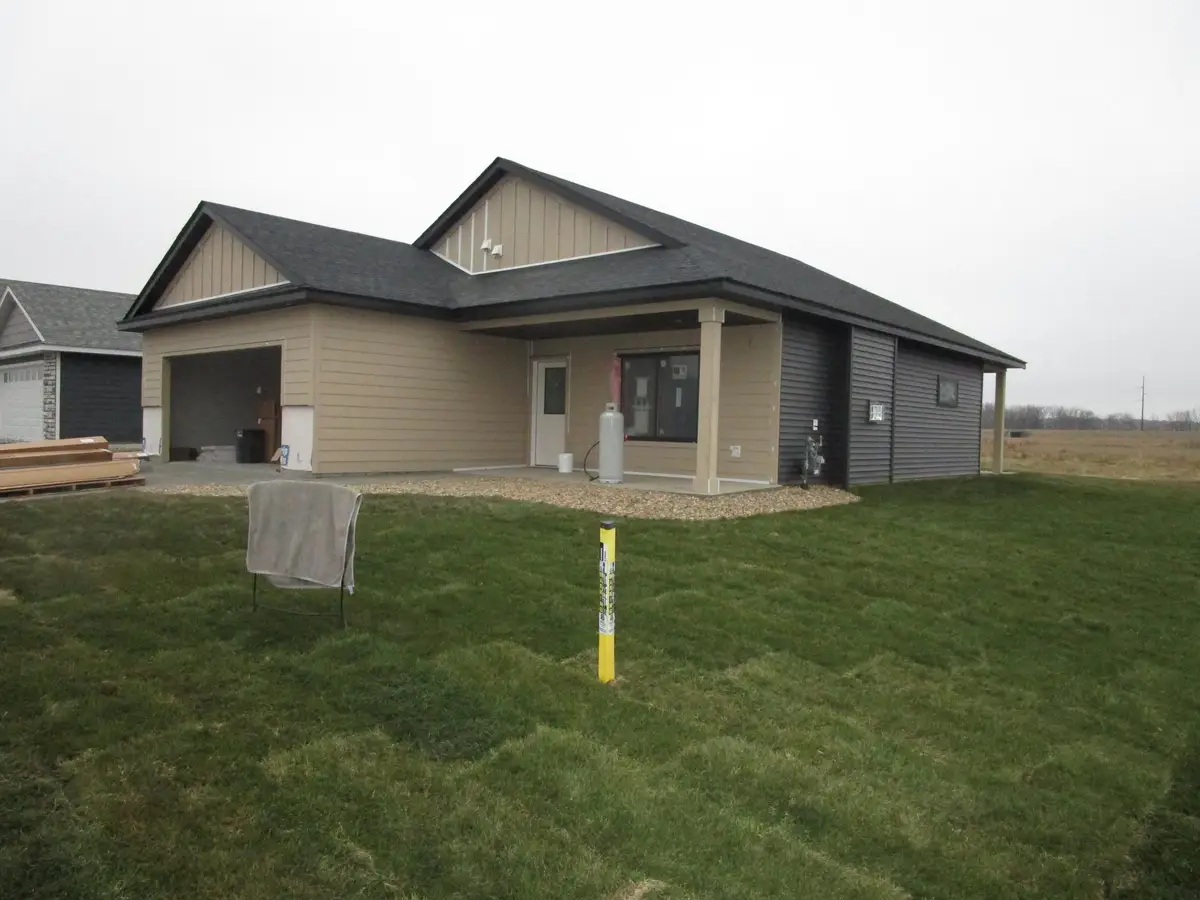 2011 Douglas Trail Drive Se, Pine Island, MN 55963 - Image #1