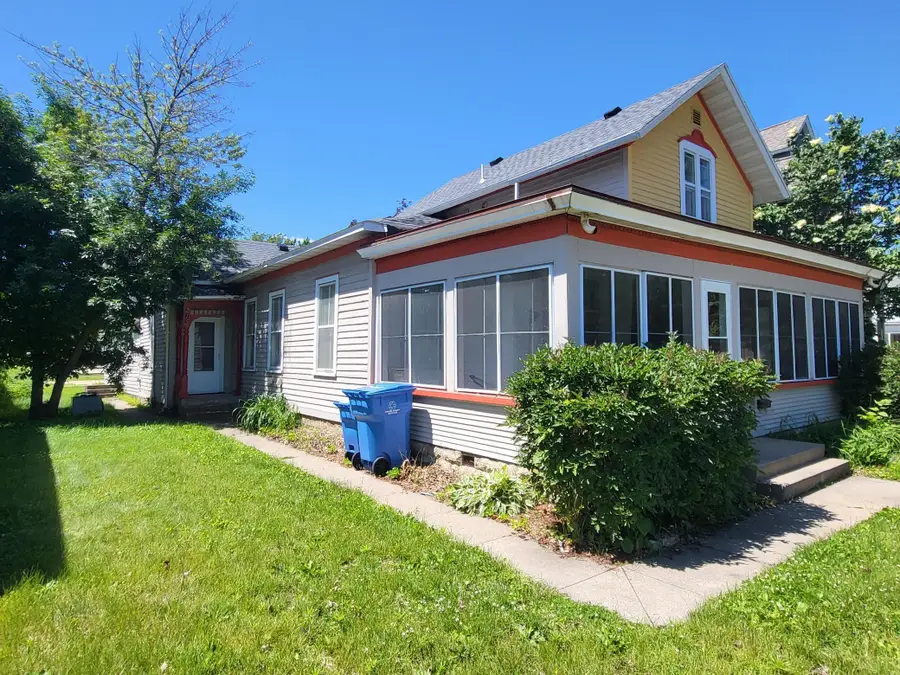 215 E 5th Street, Winona, MN 55987 - Image #3