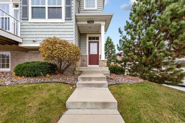 17225 72nd Avenue N #2001, Maple Grove, MN 55311