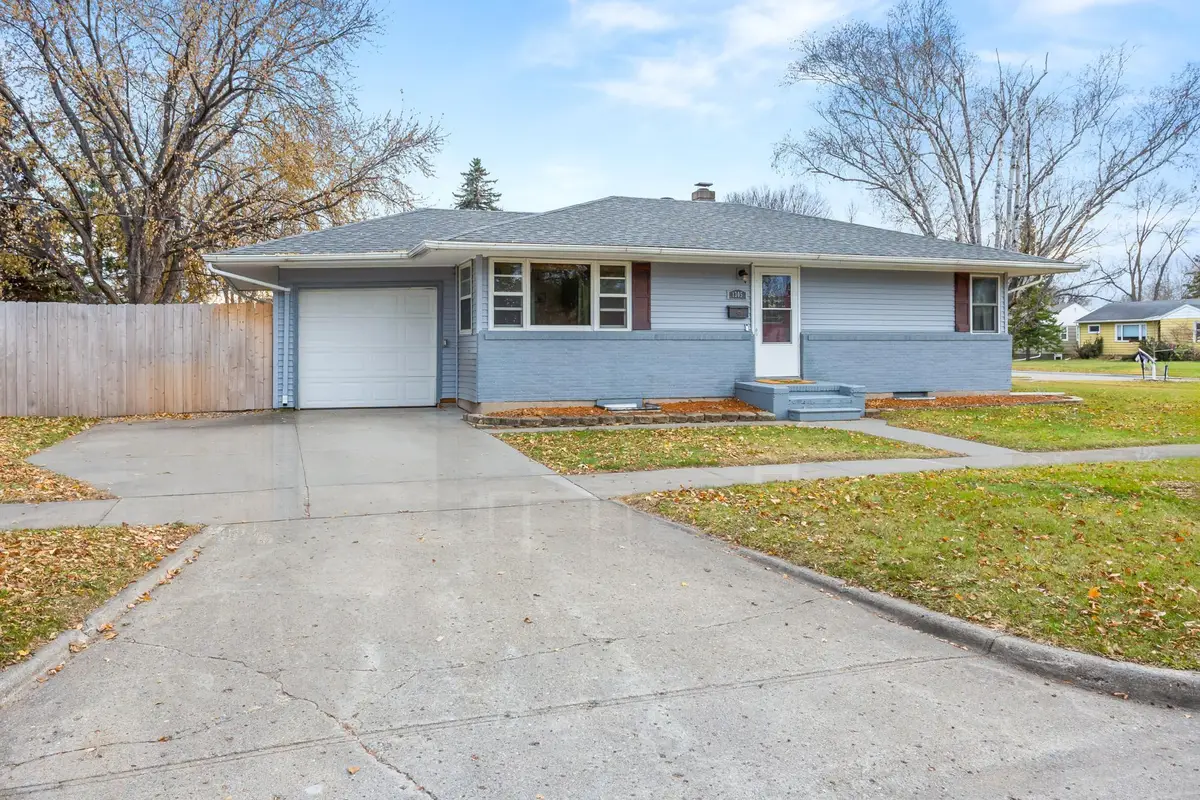1305 12th Avenue N, Moorhead, MN 56560 - Image #1
