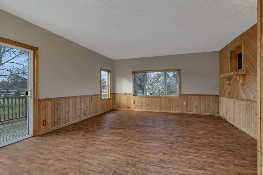 6150 193rd Avenue Ne, New London, MN 56273 - Image #2