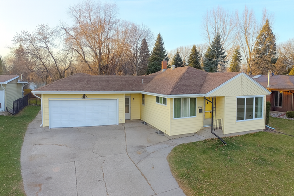 2115 7th Street S, Moorhead, MN 56560