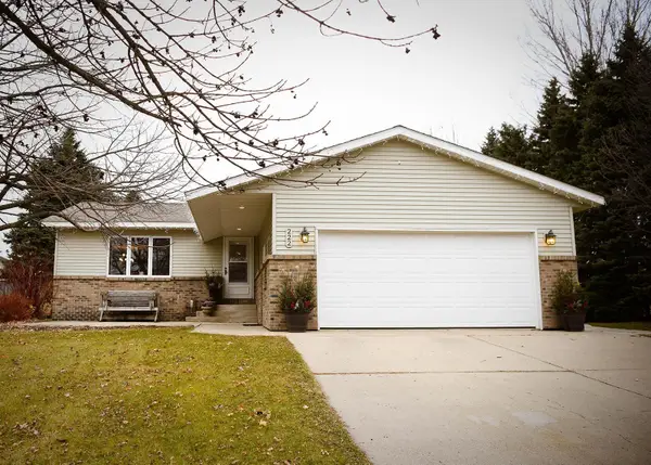 222 Lakeview Drive, Spicer, MN 56288