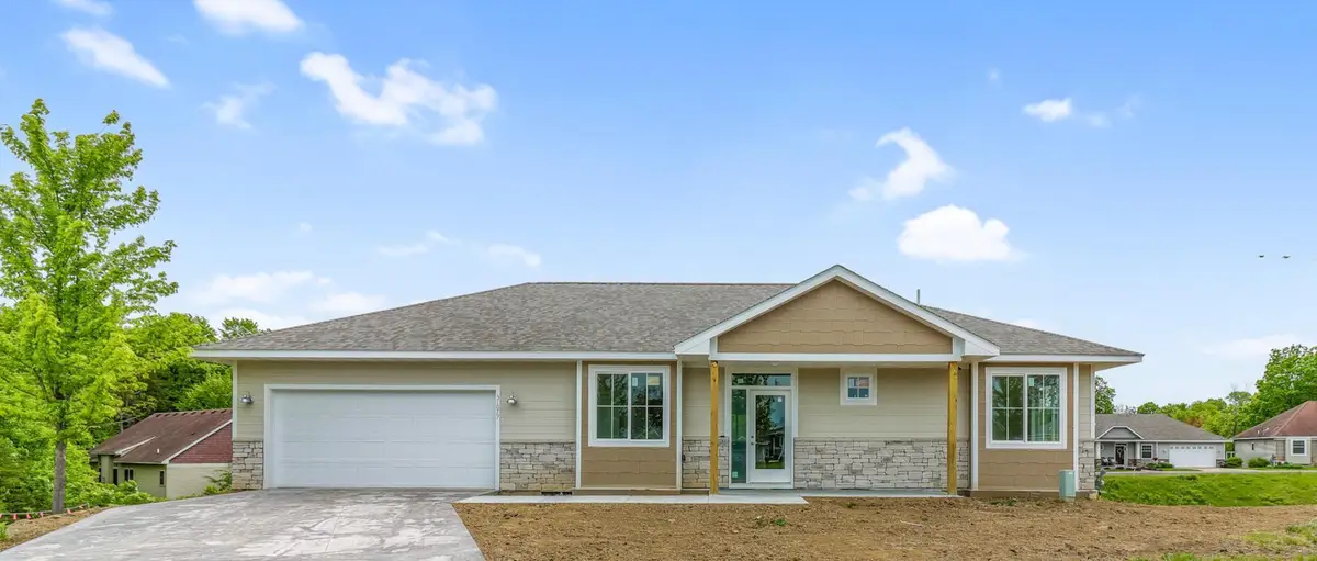 31079 Magnolia Ridge Way, Lindstrom, MN 55045 - Image #1