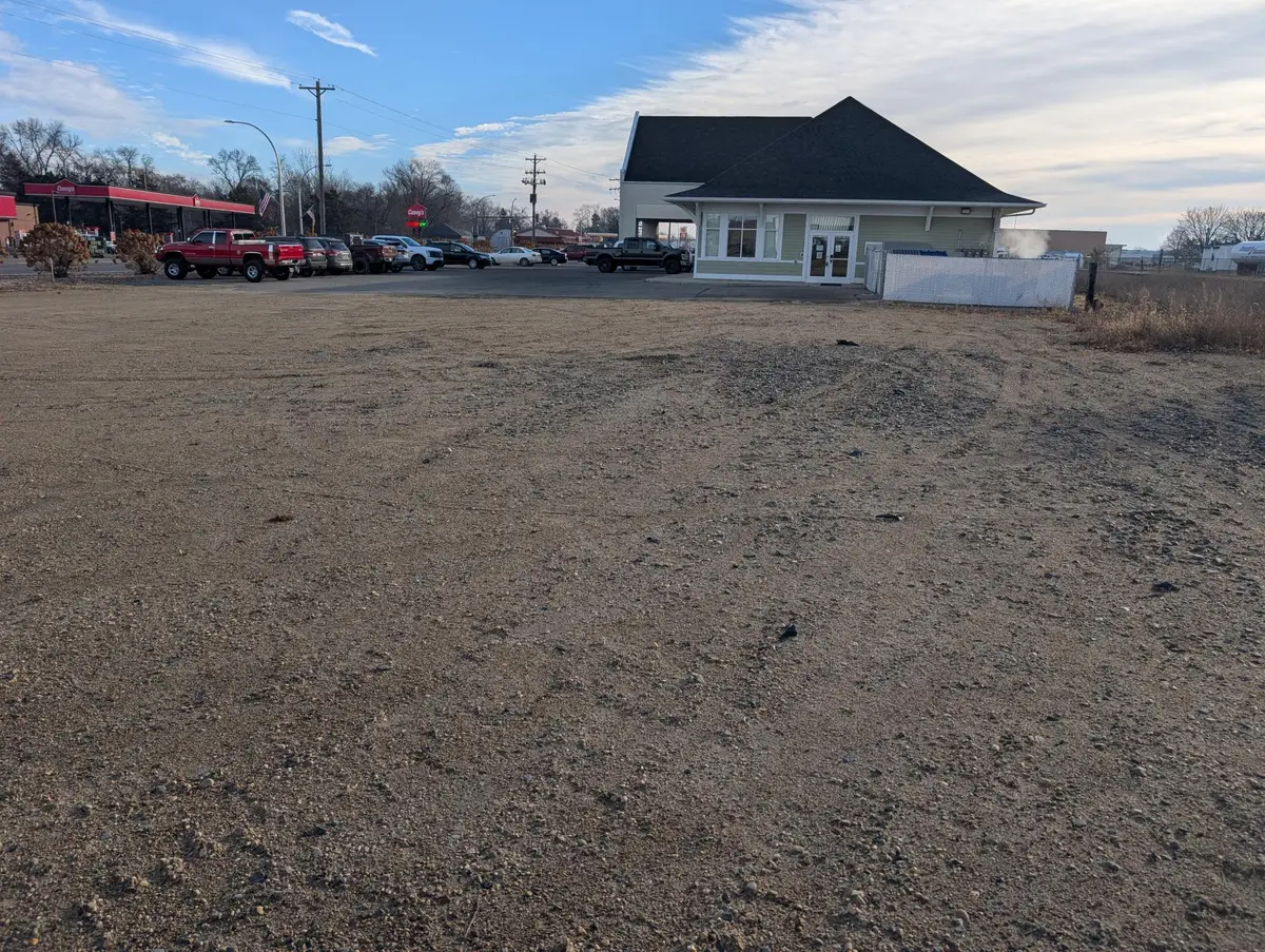 601 E Highway 12, Litchfield, MN 55355 - Image #1