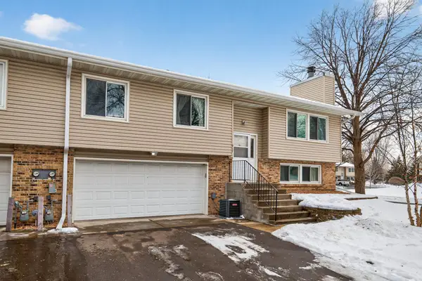 917 94th Avenue Ne, Blaine, MN 55434