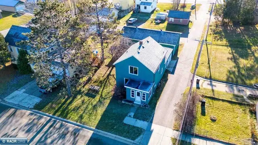 109 E Florida Avenue, Gilbert, MN 55741 - Image #2